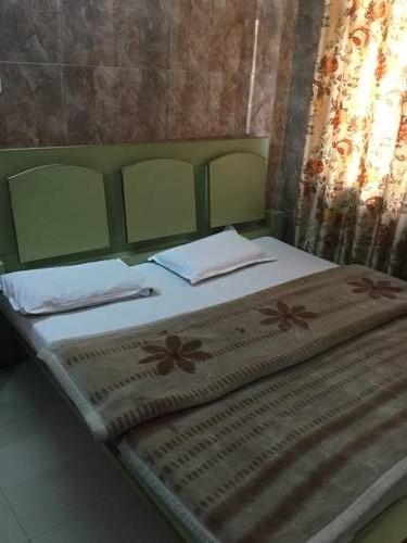 ميروت Hotel Grant Deluxe الغرفة الصورة