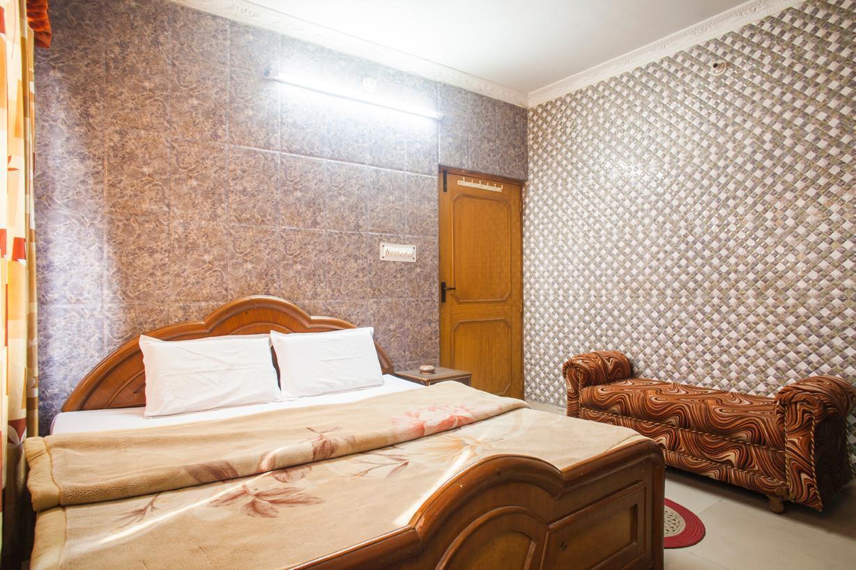 ميروت Hotel Grant Deluxe المظهر الخارجي الصورة